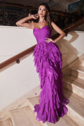 El corpiÃ±o plisado con escote corazÃ³n crea una silueta femenina y favorecedora, enmarcando tu escote con un encanto clÃ¡sico.
